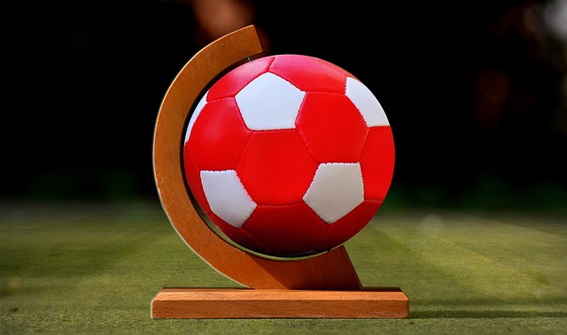 而这背后究 而这背后究